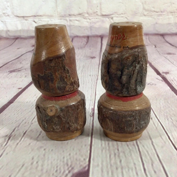 Vintage Wood Lantern Souvenir Philadelphia Zoo Salt and Pepper Shaker Pa… - Picture 4 of 7